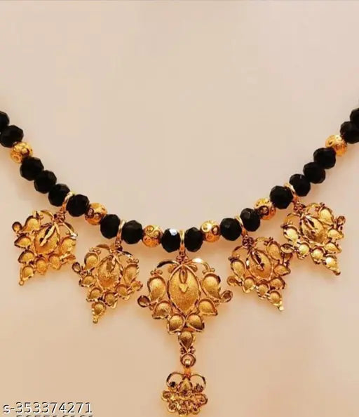 BLACK CRYSTALBEEDS 786 KANTHI